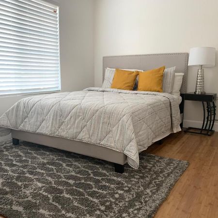 Gated Contemporary 3 Bedroom - 2 Bathroom Home In South La Plus Parking Los Angeles Buitenkant foto