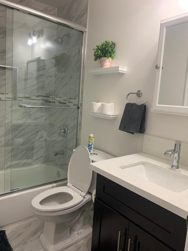 Gated Contemporary 3 Bedroom - 2 Bathroom Home In South La Plus Parking Los Angeles Buitenkant foto