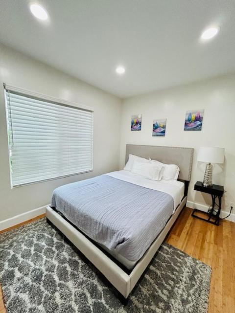 Gated Contemporary 3 Bedroom - 2 Bathroom Home In South La Plus Parking Los Angeles Buitenkant foto